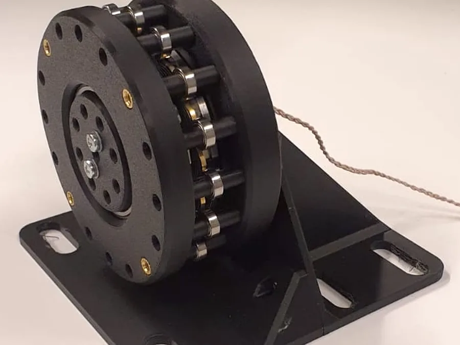 Packaged integrated-gearbox actuator prototype mounted on a test bracket